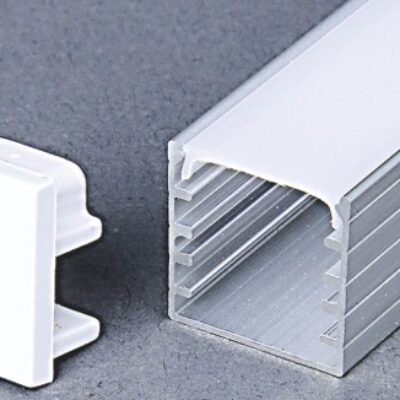 Aluminium Trunk 15*15A with Cover Edge